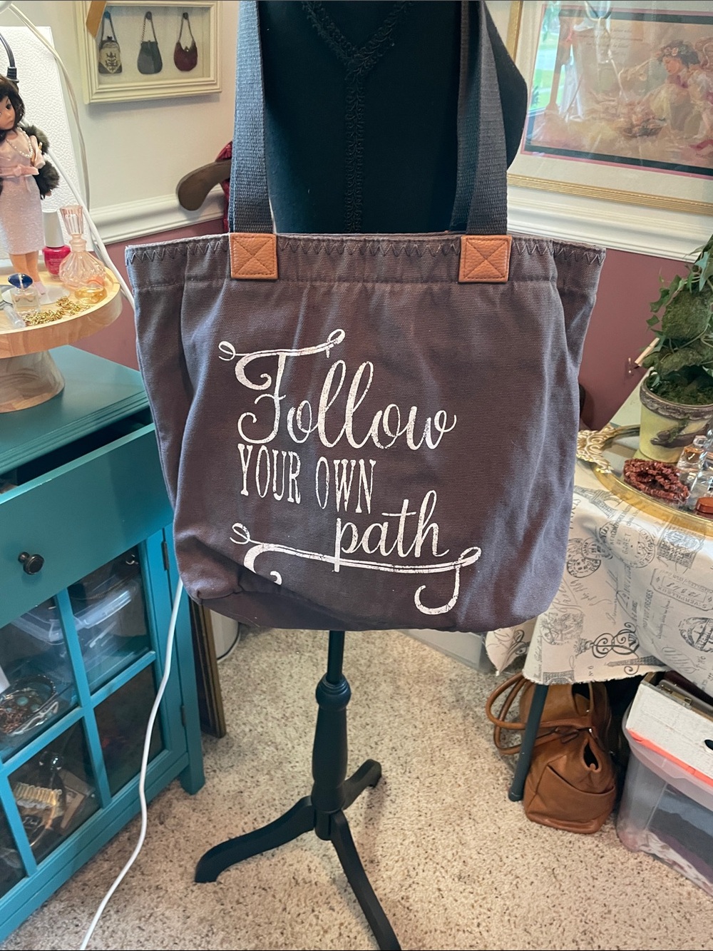 Canvas Tote Bag - Follow Your Own Path - Gray. Thirty one Wander Tote